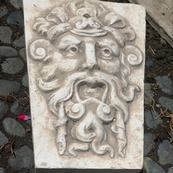 Vintage concrete marble look Green Man mystical garden plaque gothic - Picture 3 of 7